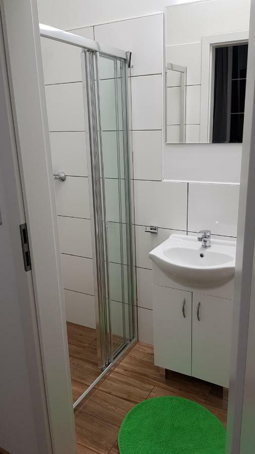 Apartament Nr 15 - 2 Pokoje Z Prywatnymi Lazienkami Centrum Познань Екстер'єр фото